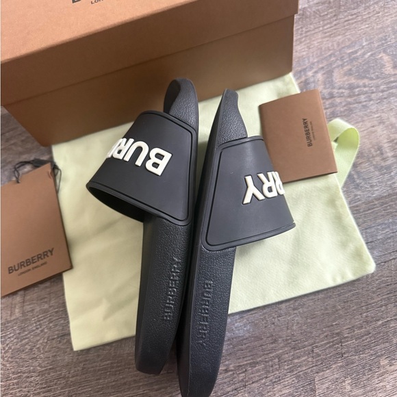 Burberry Black Slide Sandals women size 36 US size 6 - Picture 6 of 8